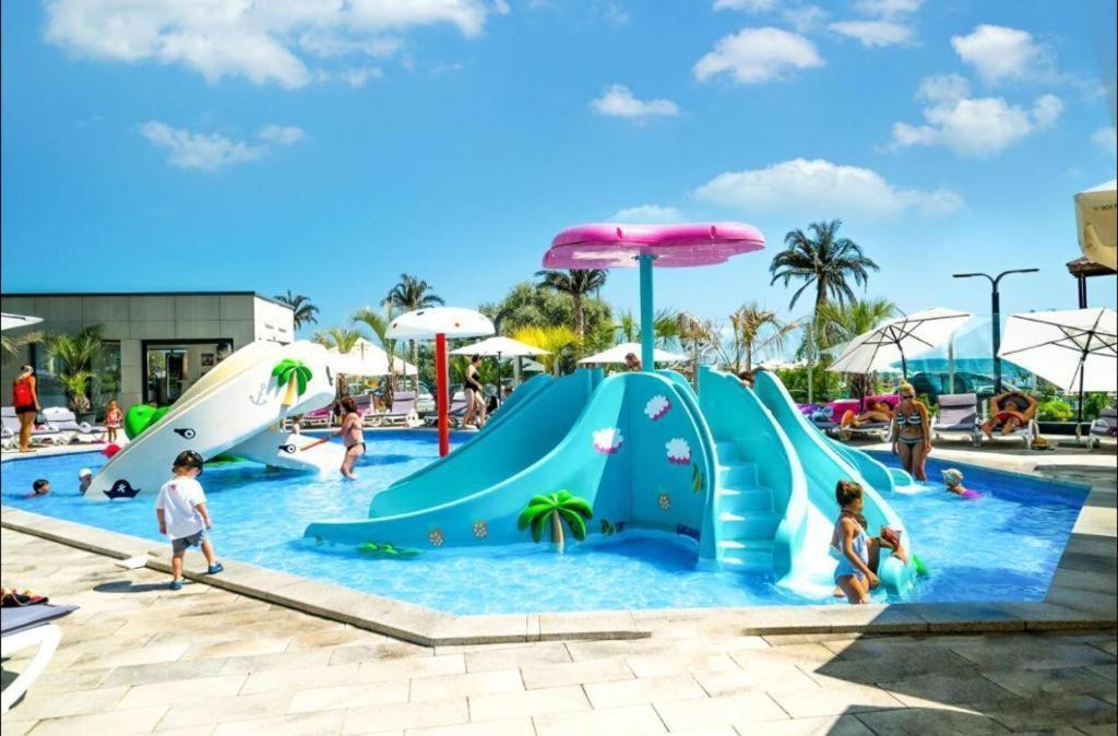 Alezzi Beach Resort Nautica Navodari Ngoại thất bức ảnh